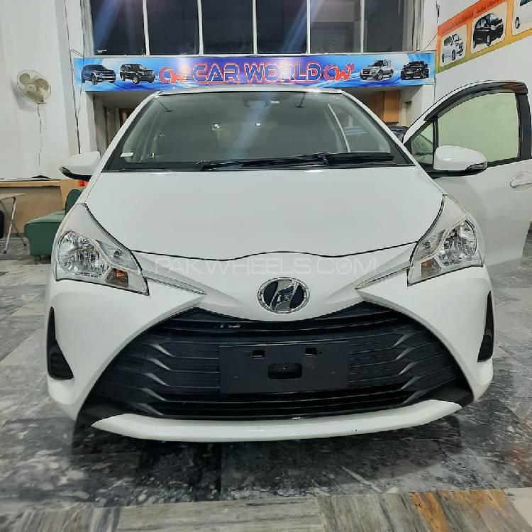 Toyota Vitz 2017 for Sale in Lahore Image-1