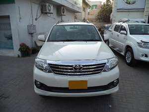 Used Toyota Fortuner 2.7 VVTi 2013