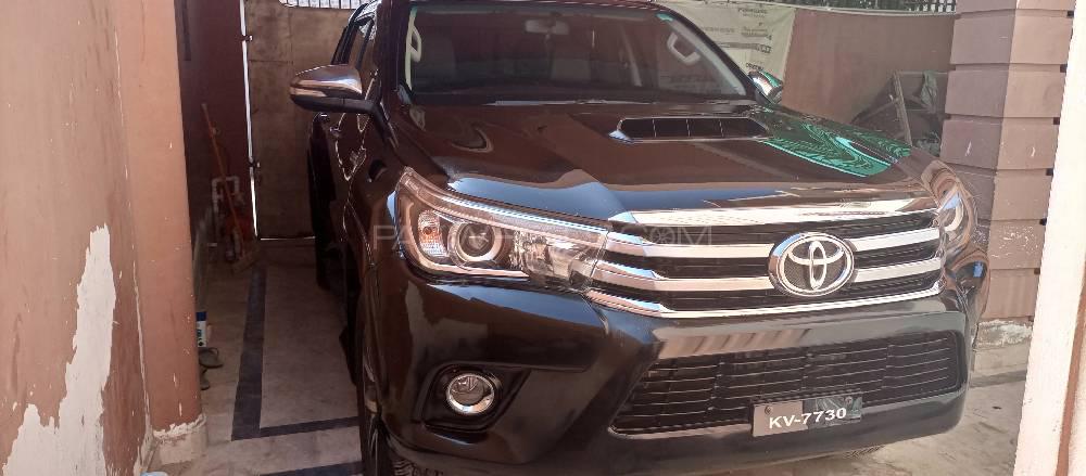 Toyota Hilux 2017 for Sale in Karachi Toyota Hilux 2017 for Sale in Karachi Image-2