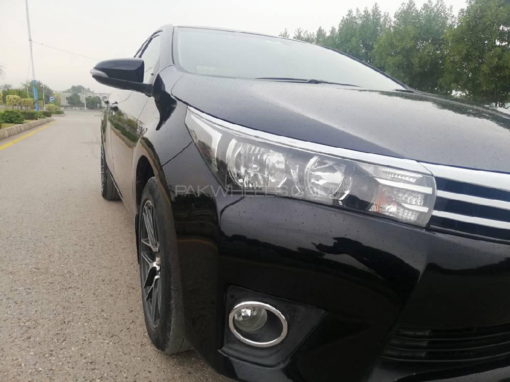 Toyota Corolla 2017 for Sale in Islamabad Image-1