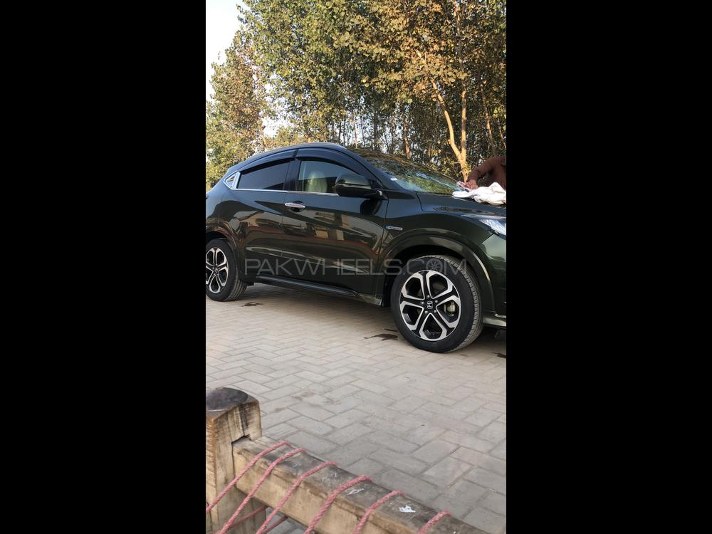 Honda Vezel 2014 for Sale in Islamabad Image-1