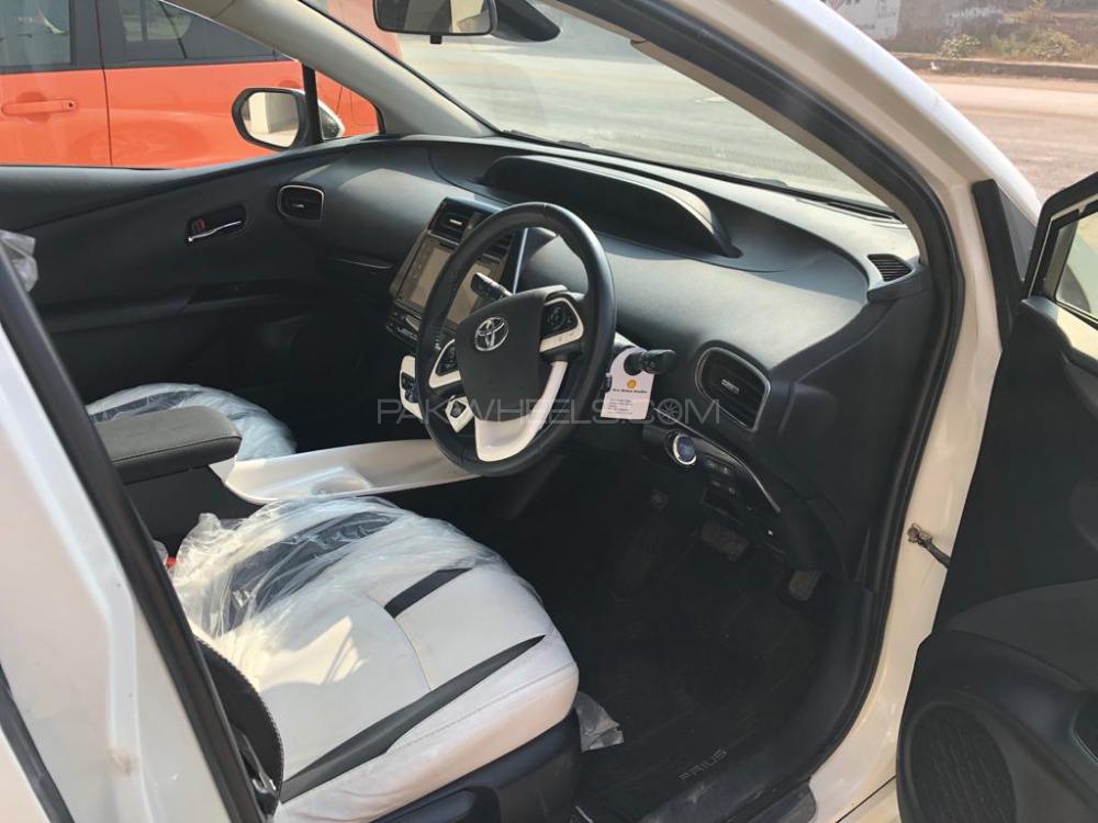 Toyota Prius 2016 for Sale in Multan Toyota Prius 2016 for Sale in Multan Image-6