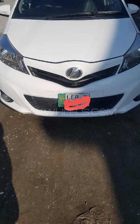 Toyota Vitz 2012 for Sale in Mardan Image-1