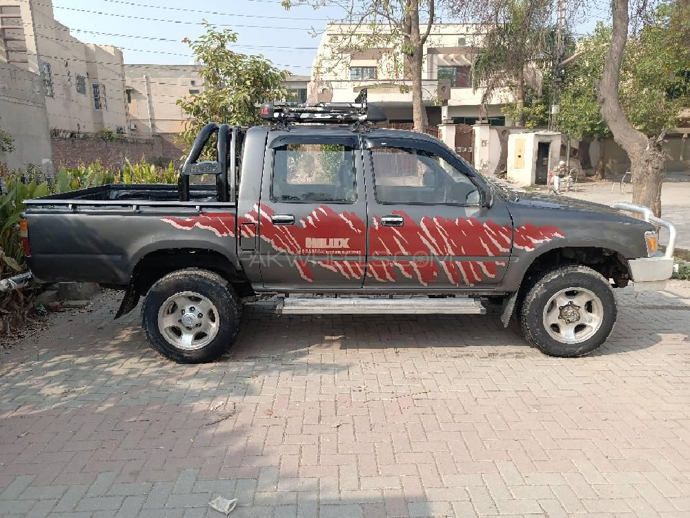 Toyota Hilux 1990 for Sale in Lahore Image-1