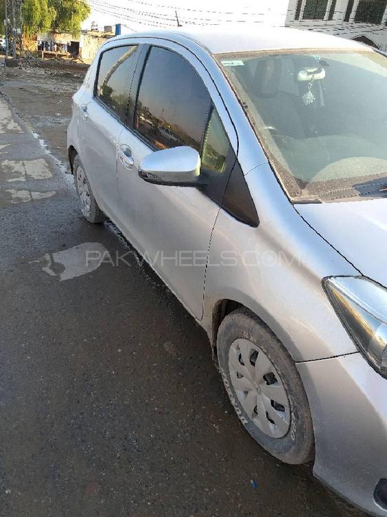 Toyota Vitz 2012 for Sale in Peshawar Image-1