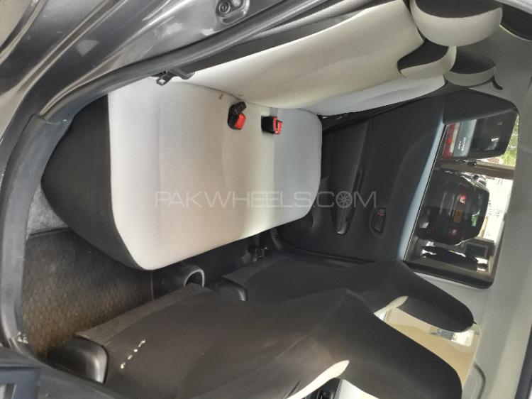 Toyota Vitz 2014 for Sale in Karachi Toyota Vitz 2014 for Sale in Karachi Image-3