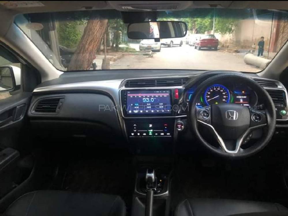 Honda Grace Hybrid 2014 for Sale in Karachi Honda Grace Hybrid 2014 for Sale in Karachi Image-13