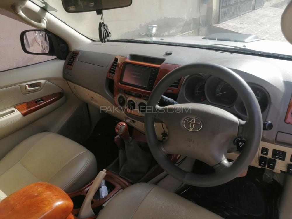 Toyota Hilux 2005 for Sale in Toba Tek Singh Toyota Hilux 2005 for Sale in Toba Tek Singh Image-8