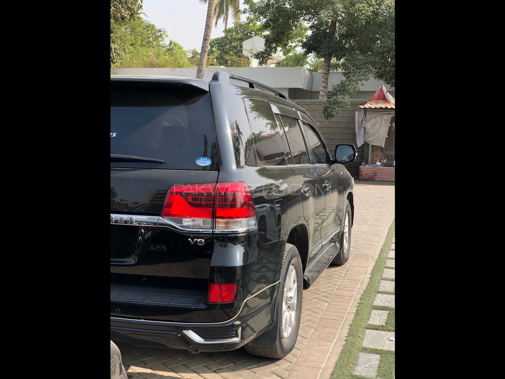 Toyota Land Cruiser 2016 for Sale in Karachi Toyota Land Cruiser 2016 for Sale in Karachi Image-4
