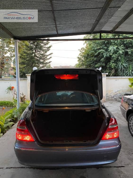 Mercedes Benz E Class 2005 for Sale in Islamabad Mercedes Benz E Class 2005 for Sale in Islamabad Image-11