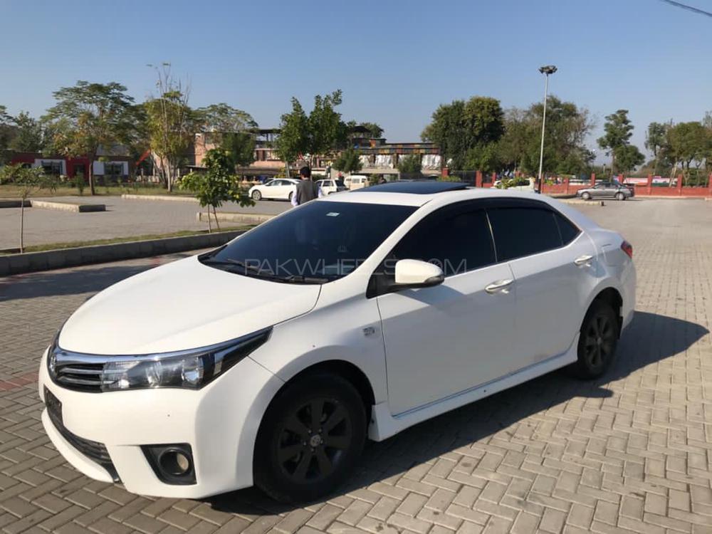 Toyota Corolla 2015 for Sale in Peshawar Image-1