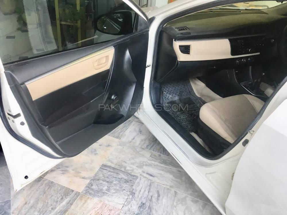 Toyota Corolla 2014 for Sale in Peshawar Toyota Corolla 2014 for Sale in Peshawar Image-9
