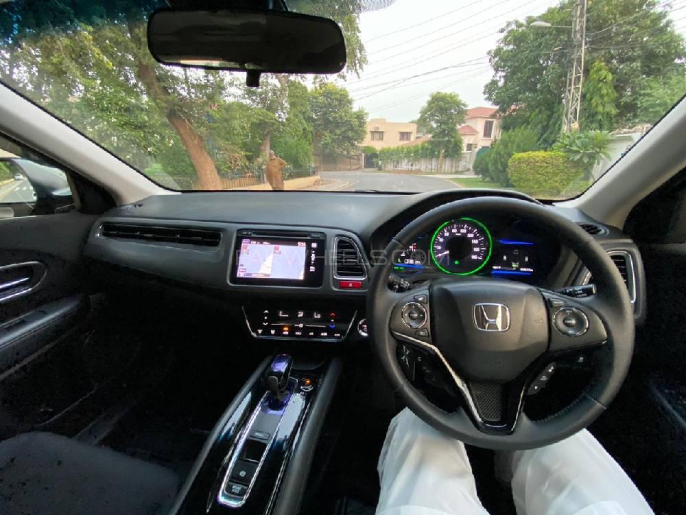Honda Vezel 2014 for Sale in Lahore Image-1