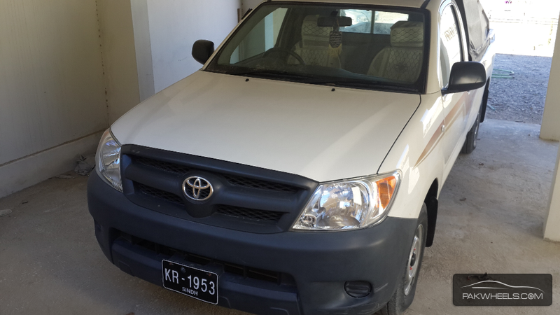 Toyota Hilux 2010 for Sale in Quetta Image-1