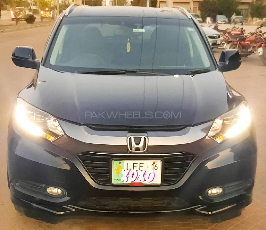 Honda Vezel 2014 for Sale in Lahore Image-1