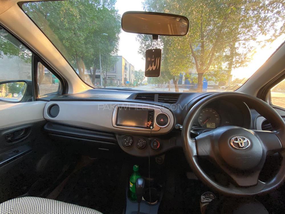 Toyota Vitz 2011 for Sale in Lahore Toyota Vitz 2011 for Sale in Lahore Image-5