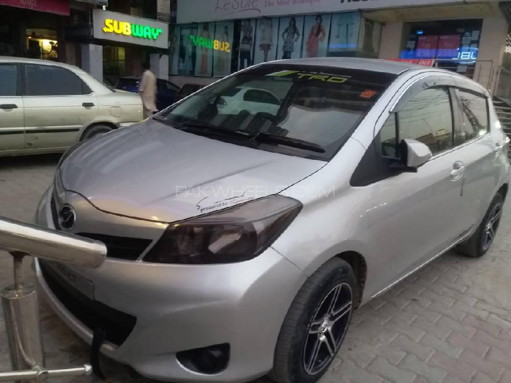 Toyota Vitz 2011 for Sale in Peshawar Image-1