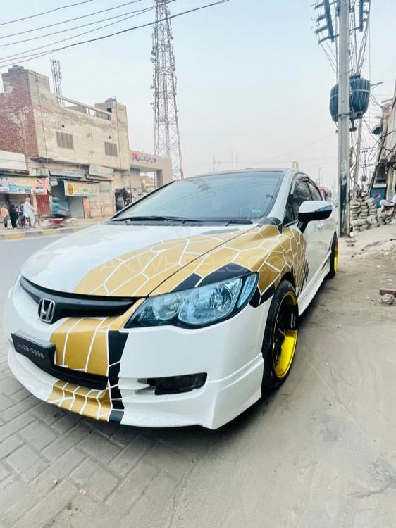 Honda Civic - 2011  Honda Civic - 2011  Image-3
