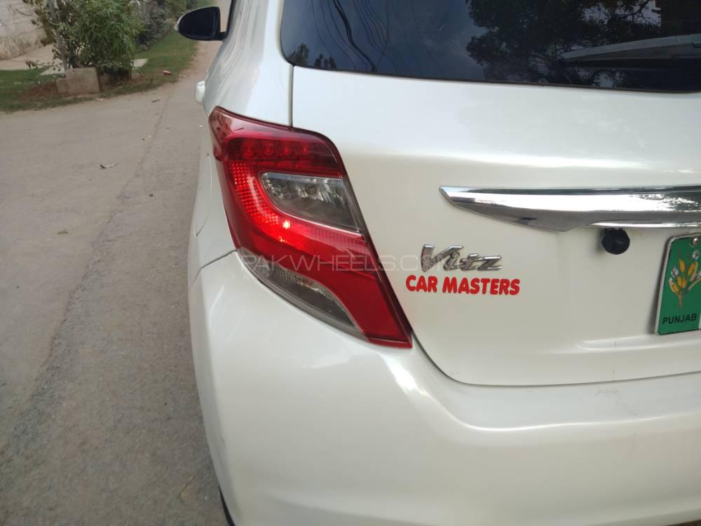 Toyota Vitz 2017 for Sale in Lahore Toyota Vitz 2017 for Sale in Lahore Image-11