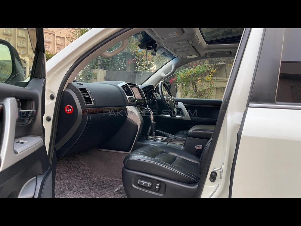Toyota Land Cruiser 2012 for Sale in Islamabad Toyota Land Cruiser 2012 for Sale in Islamabad Image-10