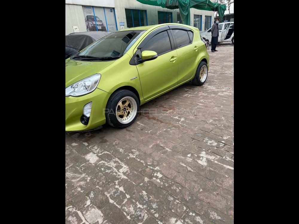 ٹویوٹا اکوا 2015 for Sale in پشاور ٹویوٹا اکوا 2015 for Sale in پشاور Image-3