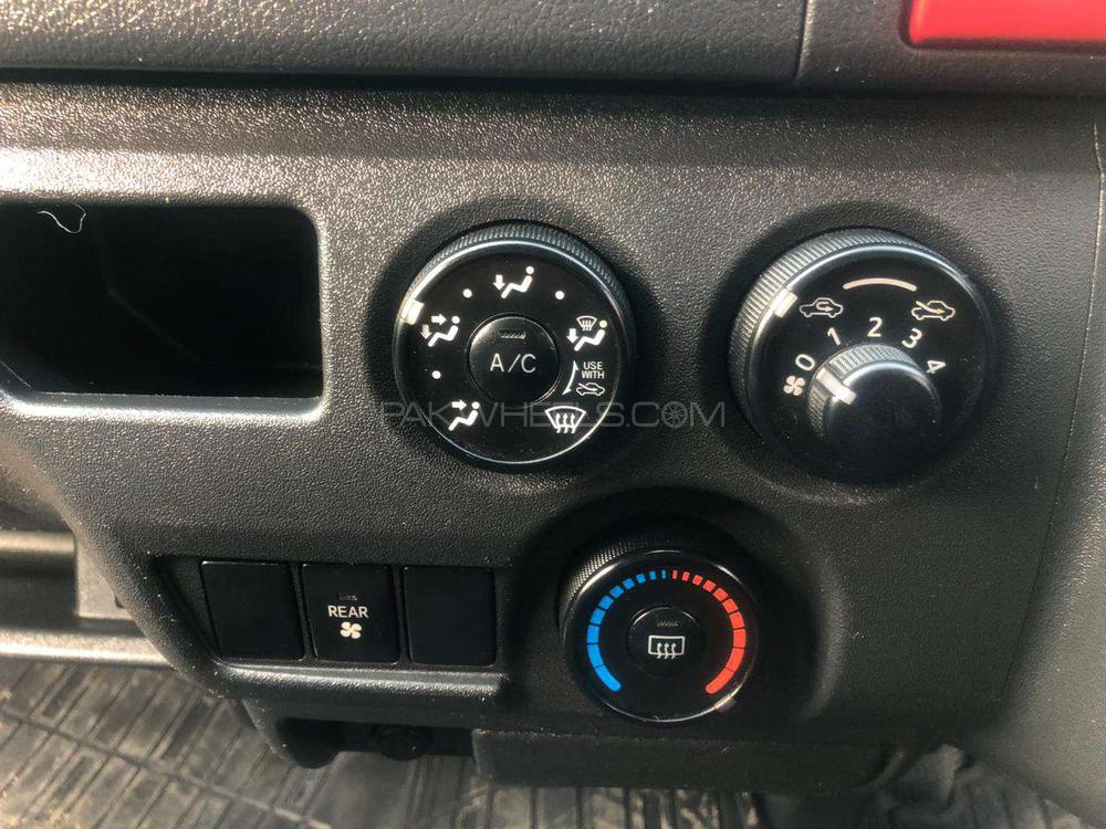 Toyota Hiace 2016 for Sale in Gujranwala Toyota Hiace 2016 for Sale in Gujranwala Image-17