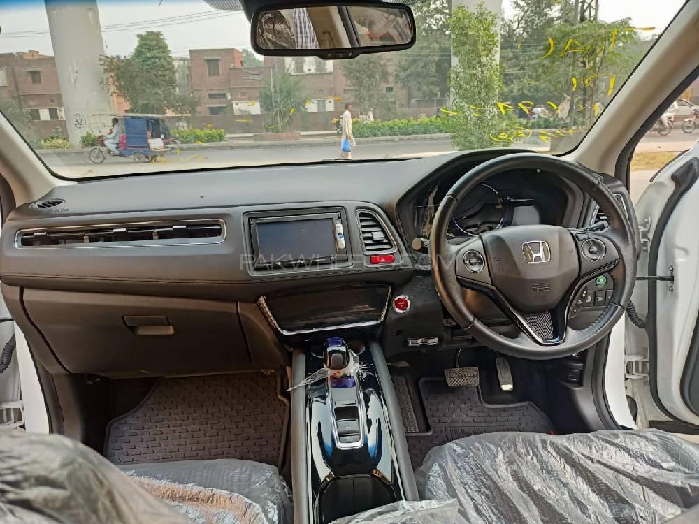 Honda Vezel 2014 for Sale in Lahore Image-1