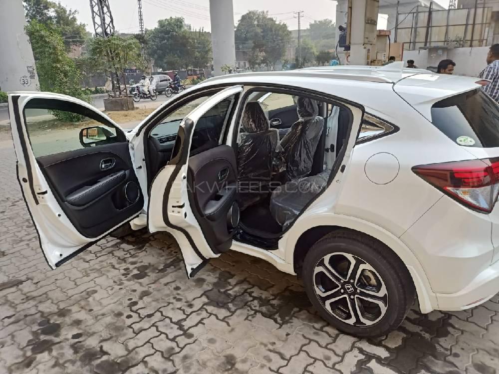 Honda Vezel 2014 for Sale in Lahore Honda Vezel 2014 for Sale in Lahore Image-3