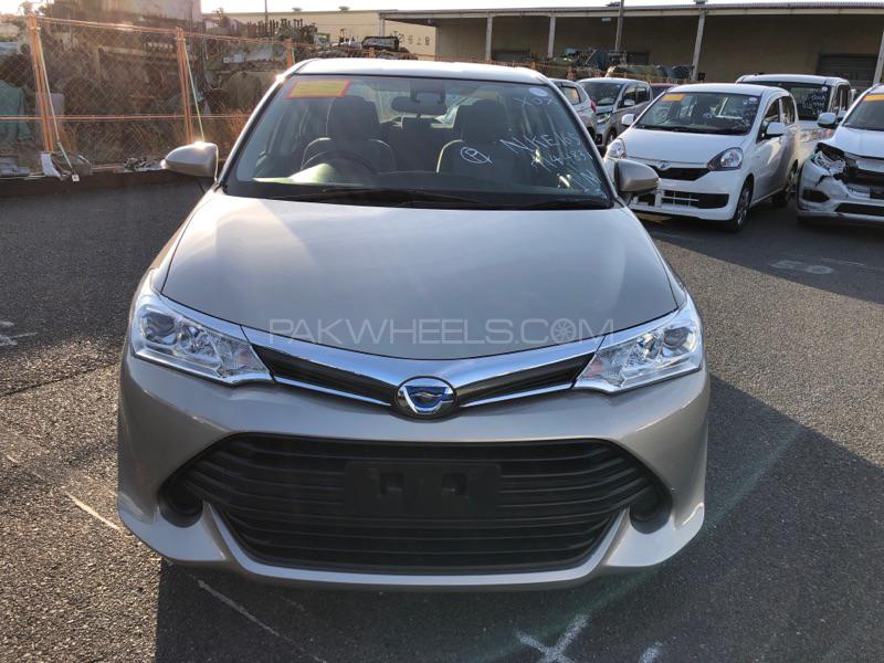 Toyota Corolla Axio 2017 for Sale in Abbottabad Image-1