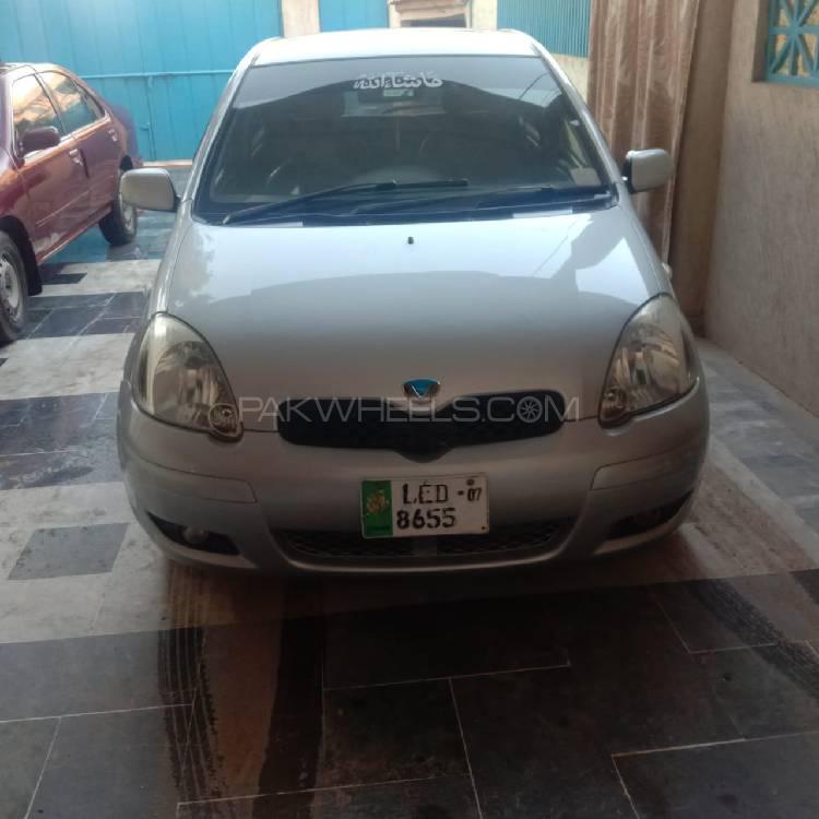 Toyota Vitz 2004 for Sale in Peshawar Image-1
