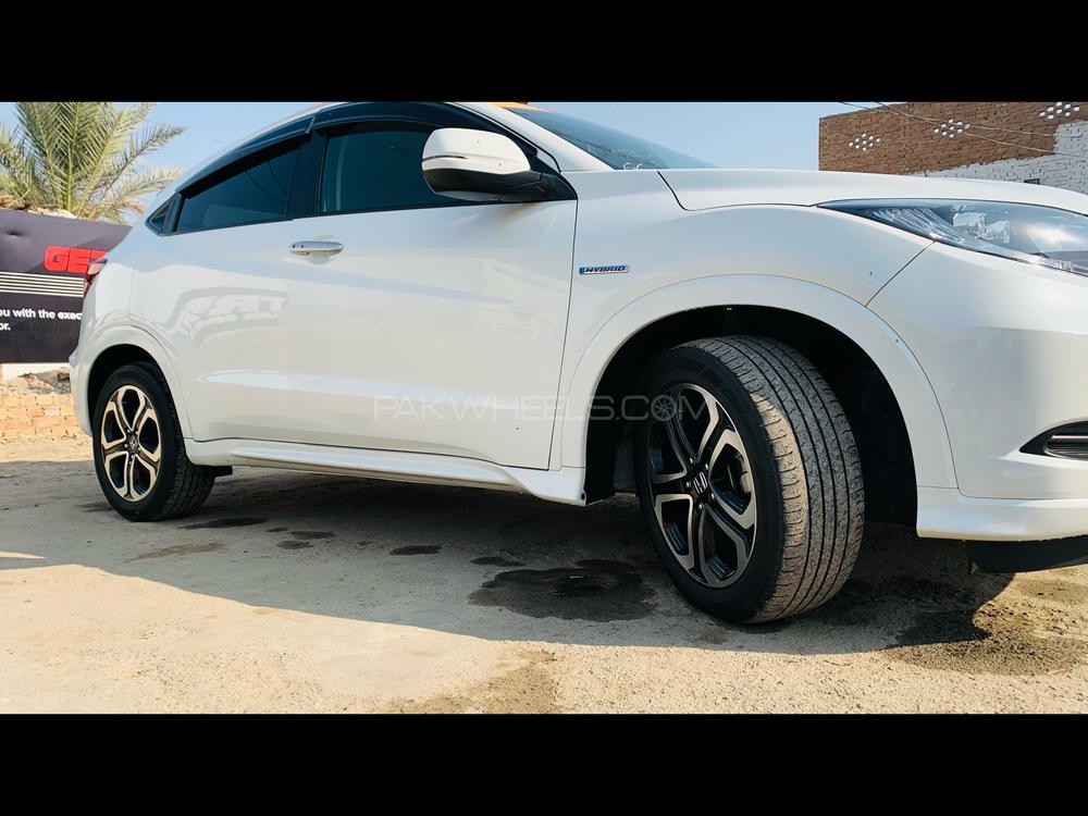 Honda Vezel 2015 for Sale in Lahore Image-1