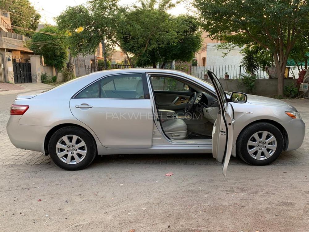 Toyota Camry 2007 for Sale in Sargodha Image-1