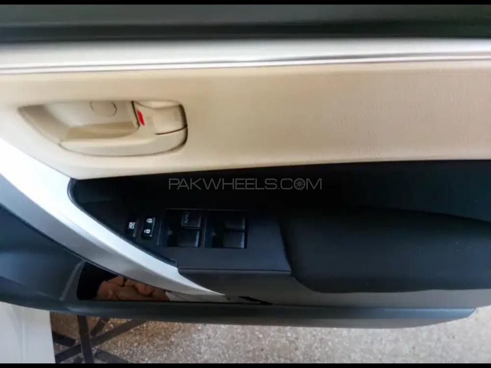 Toyota Corolla 2015 for Sale in Peshawar Toyota Corolla 2015 for Sale in Peshawar Image-4