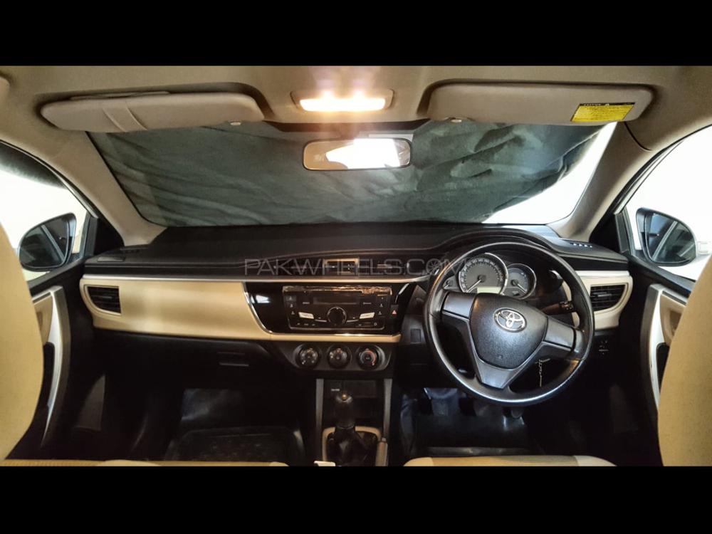 Toyota Corolla 2015 for Sale in Peshawar Toyota Corolla 2015 for Sale in Peshawar Image-5