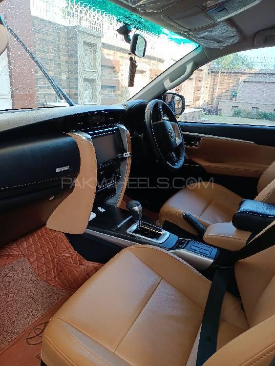 ٹویوٹا فورچیونر 2020 for Sale in گجرانوالہ ٹویوٹا فورچیونر 2020 for Sale in گجرانوالہ Image-3