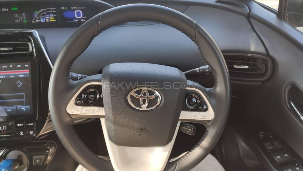 Toyota Prius 2017 for Sale in Lahore Toyota Prius 2017 for Sale in Lahore Image-19