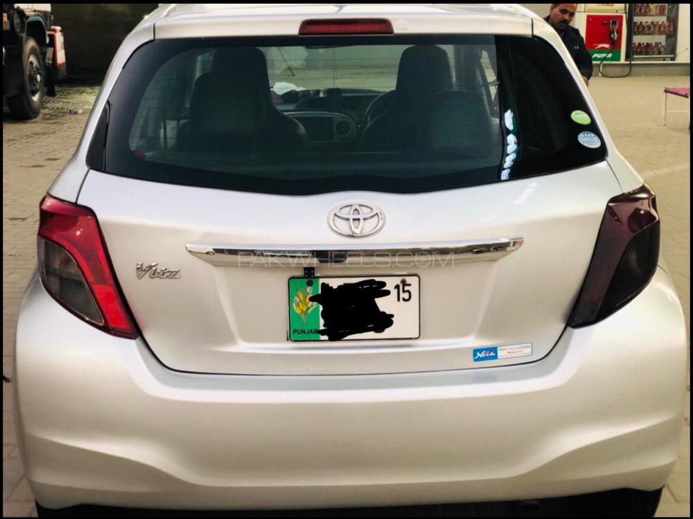Toyota Vitz 2014 for Sale in Sialkot Image-1