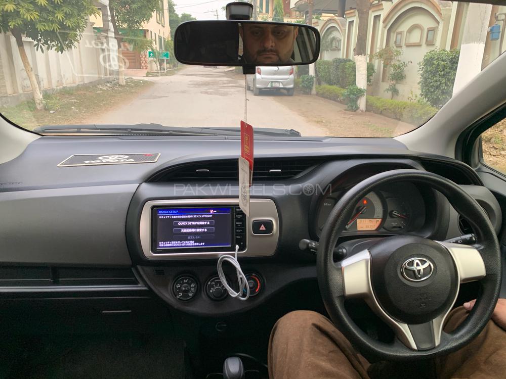 Toyota Vitz 2015 for Sale in Sialkot Toyota Vitz 2015 for Sale in Sialkot Image-11