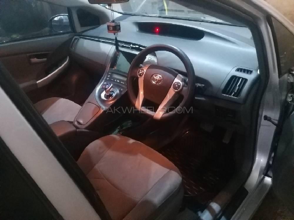 Toyota Prius 2011 for Sale in Faisalabad Toyota Prius 2011 for Sale in Faisalabad Image-5