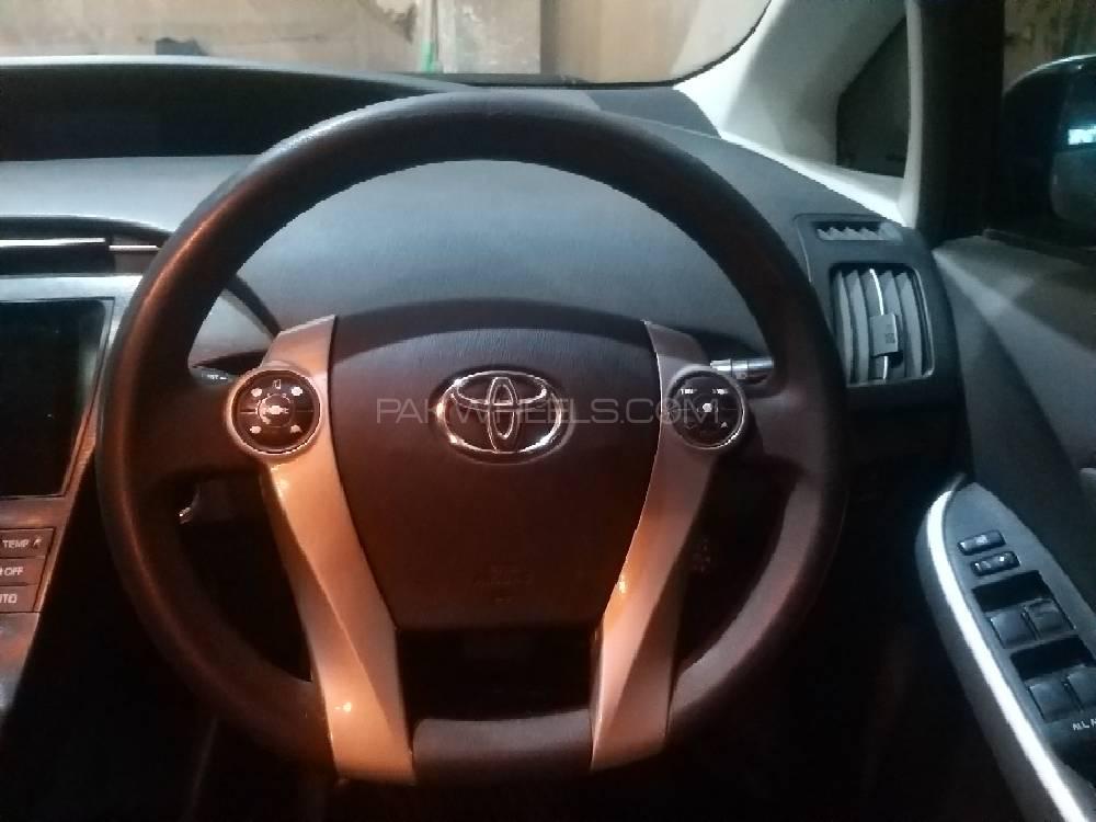 Toyota Prius 2011 for Sale in Faisalabad Toyota Prius 2011 for Sale in Faisalabad Image-12