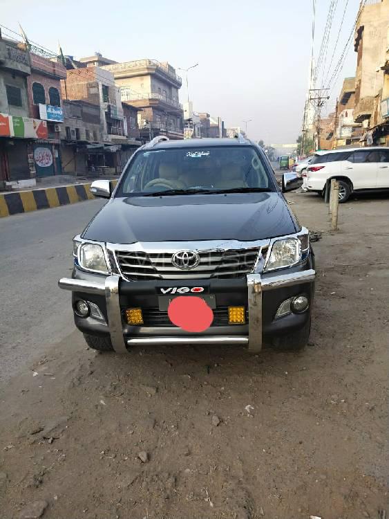 Toyota Hilux 2013 for Sale in Gujrat Image-1