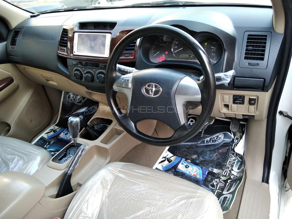 ٹویوٹا ہائیلکس 2014 for Sale in کراچی ٹویوٹا ہائیلکس 2014 for Sale in کراچی Image-3
