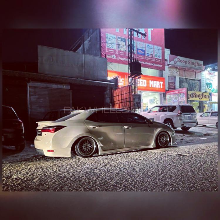 Toyota Corolla - 2018  Toyota Corolla - 2018  Image-2