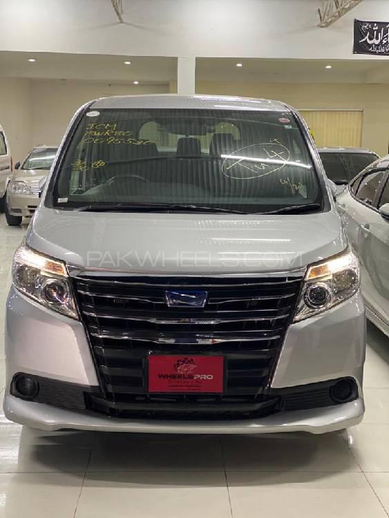 ٹویوٹا نوح 2015 for Sale in پشاور Image-1
