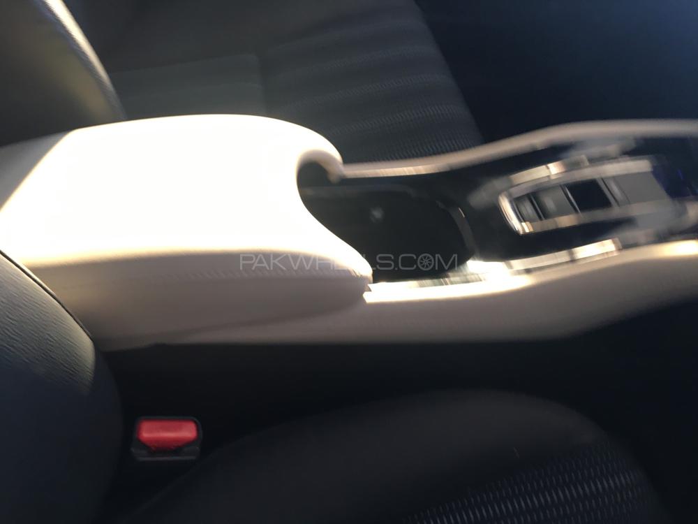 Honda Vezel 2016 for Sale in Karachi Honda Vezel 2016 for Sale in Karachi Image-9