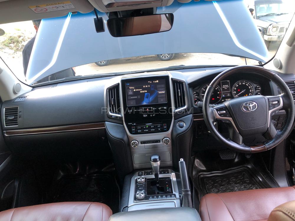 Toyota Land Cruiser 2016 for Sale in Islamabad Toyota Land Cruiser 2016 for Sale in Islamabad Image-9