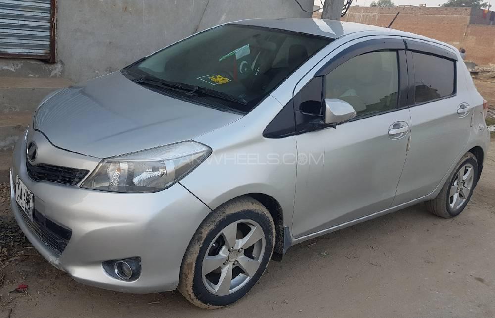 Toyota Vitz 2011 for Sale in Gujrat Image-1