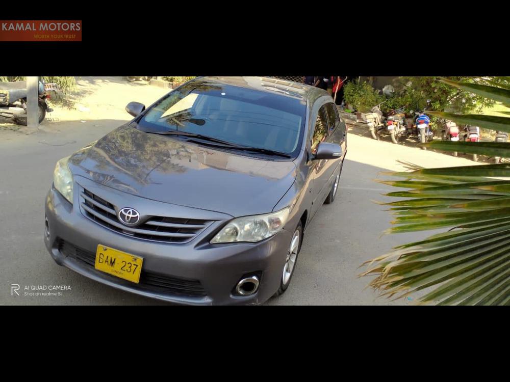 Toyota Corolla 2013 for Sale in Karachi Image-1