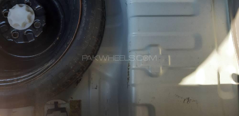 Toyota Vitz 2004 for Sale in Malakand Agency Toyota Vitz 2004 for Sale in Malakand Agency Image-12