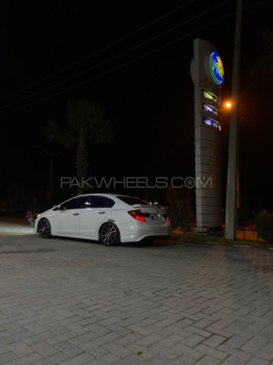 Honda Civic - 2014  Honda Civic - 2014  Image-2